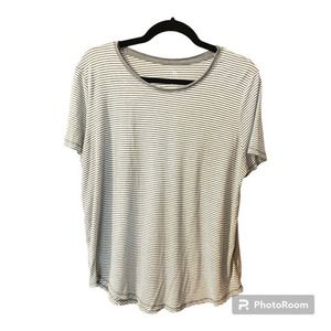 So Favorite Crew Shirt Juniors Large Gray‎ White Striped Shirt